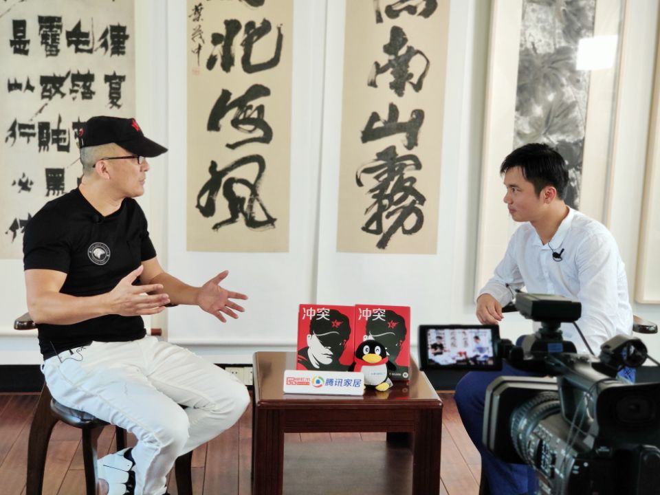 弘木传媒CEO林伟华与中国策划泰斗叶茂中（左）进行大咖对话访谈